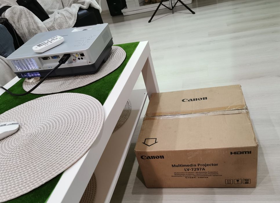 Videoproiector Canon LV-7297A HDMI nou la cutie