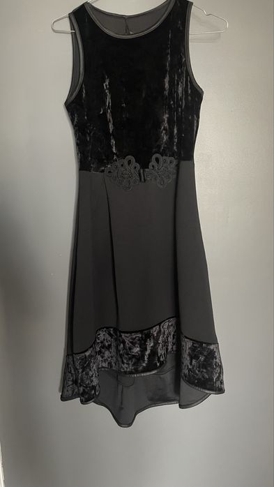 Червена, черна, бяла, синя, бежава, кафява рокля