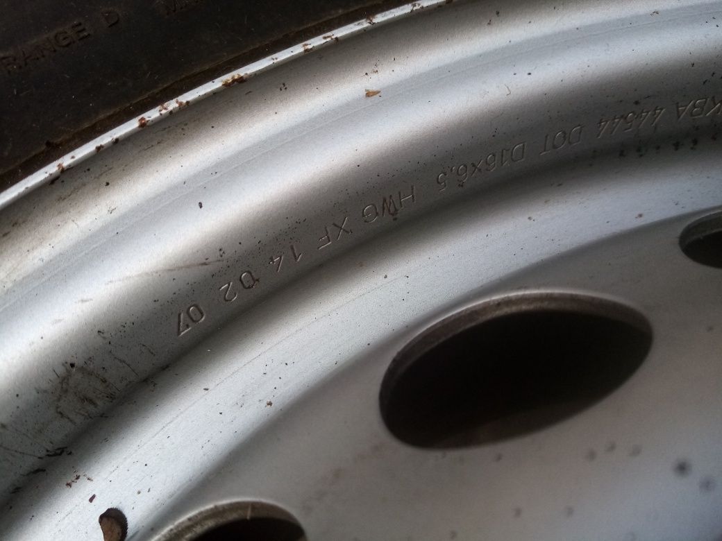 4бр. Джанти за VW бус 16 цола  с гуми 205/65/16 С и тасове