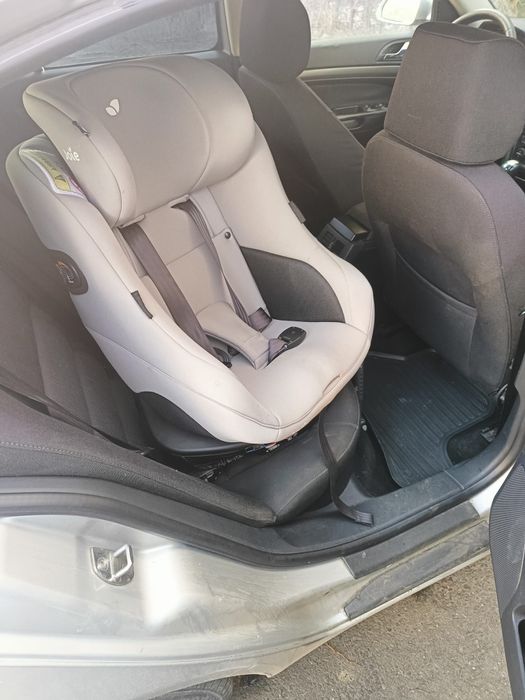 Scaun auto cu rotație 360