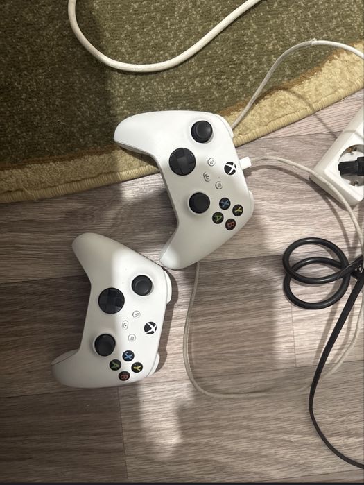 Продается X Box Series s 512 gb 2 джойстика обмена и торга нету!