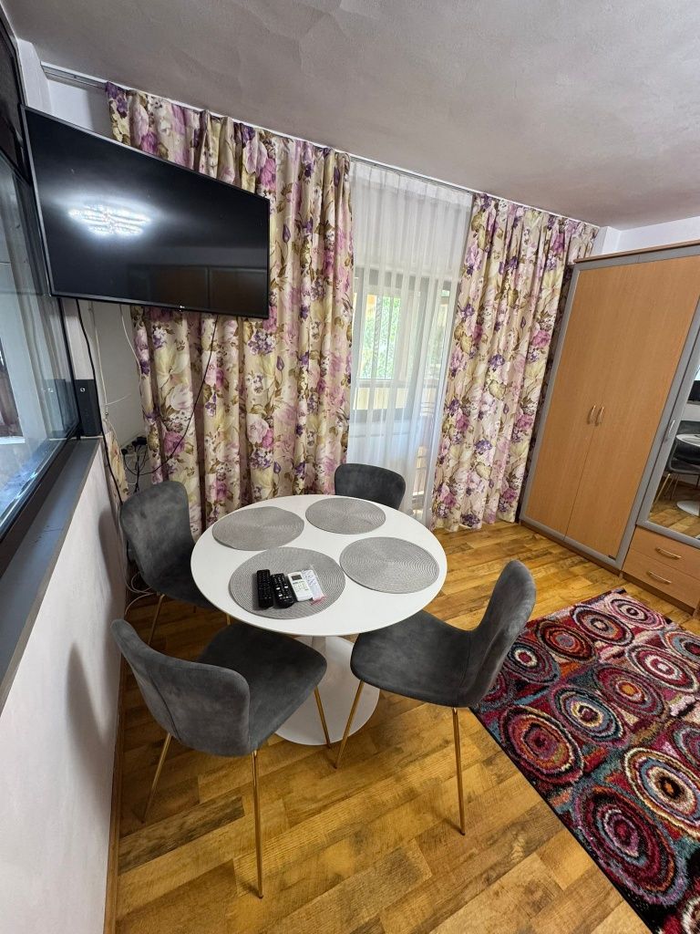 Închiriez garsoniera zona Nerva Traian