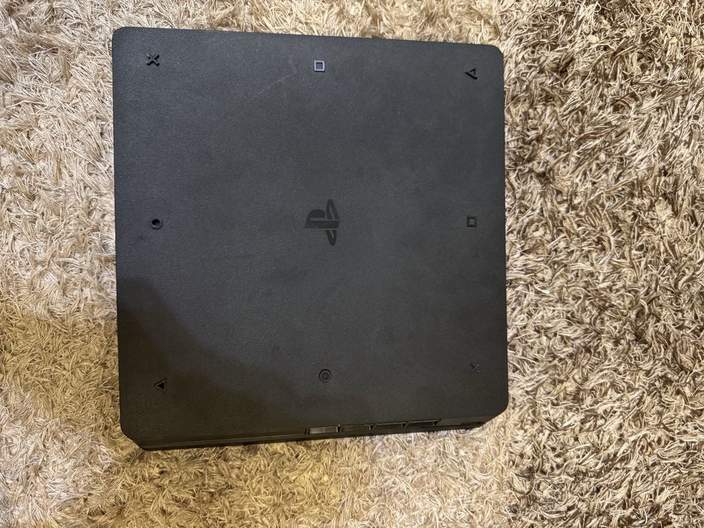 PlayStation 4 в отлично състояние
