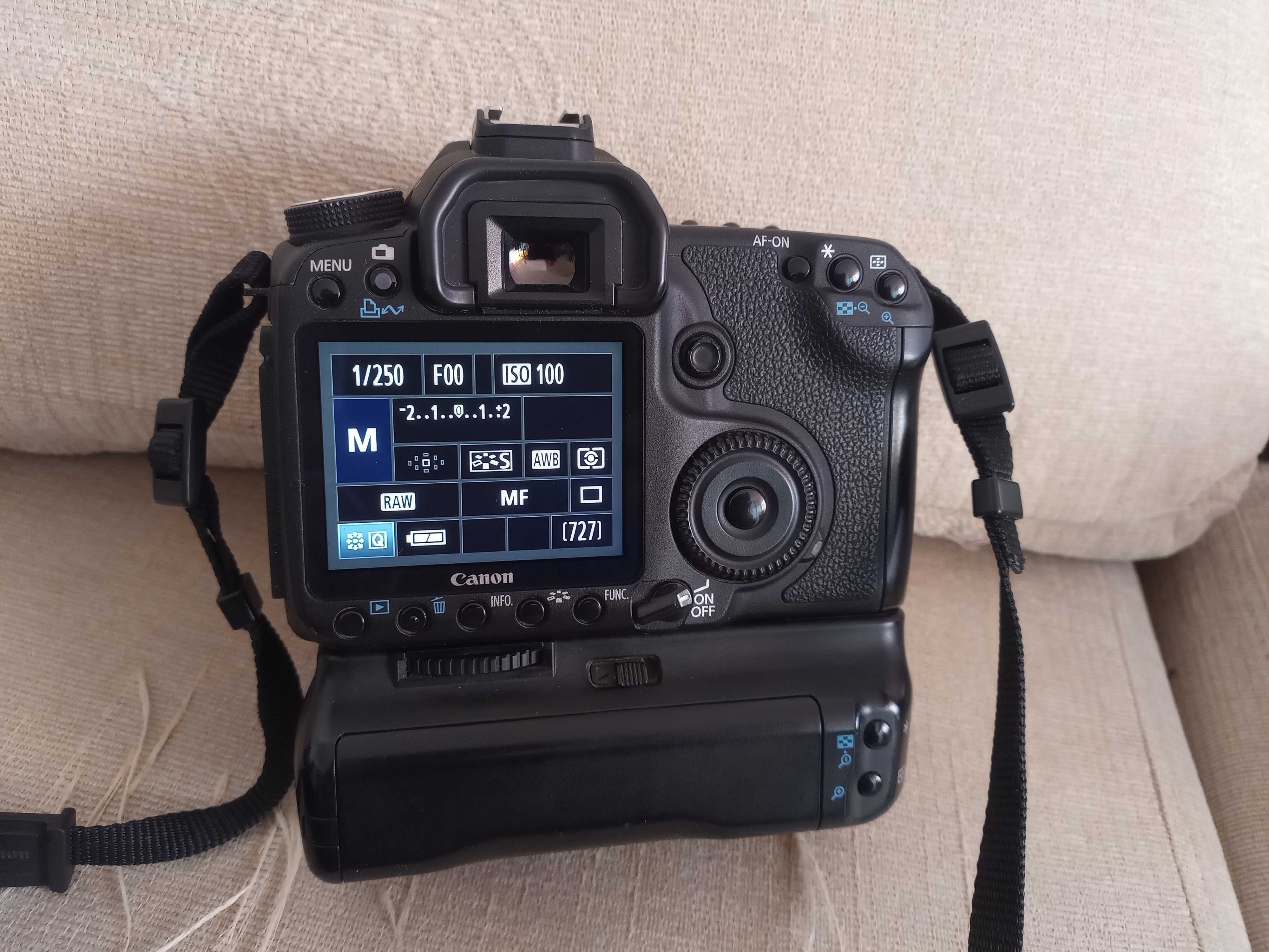 Canon 50D тяло с грип