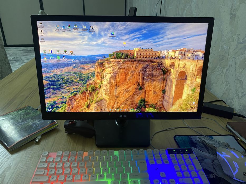 Компьютер игровой 10-го поколения [Core i3-10100F]+монитор LG 22 СРОЧН