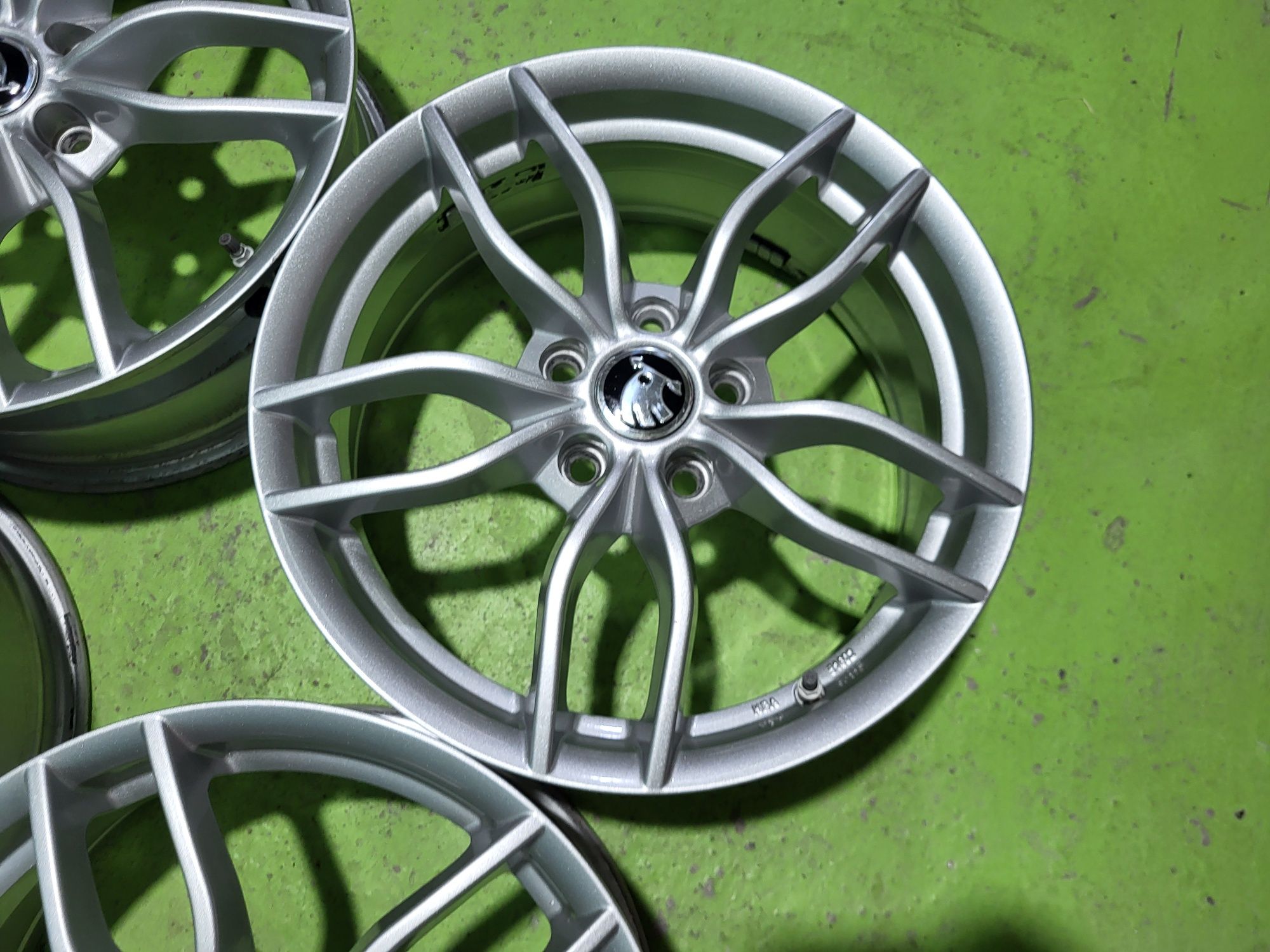 17 5x112 Vw Golf 5 6 7 8 Touran Caddy Skoda Audi 5х112