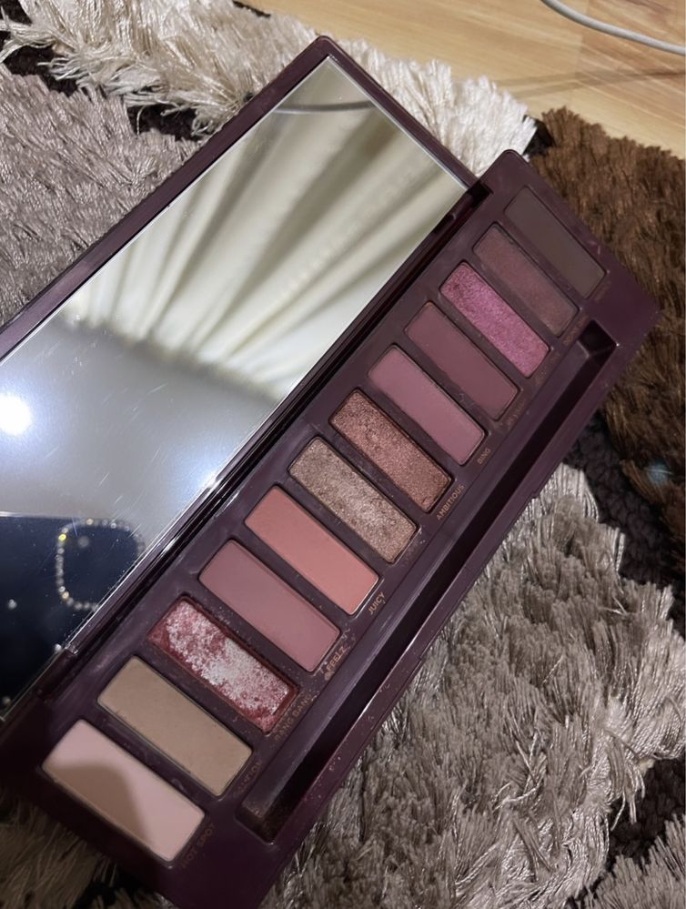 Paleta Urban Decay - Naked Cherry