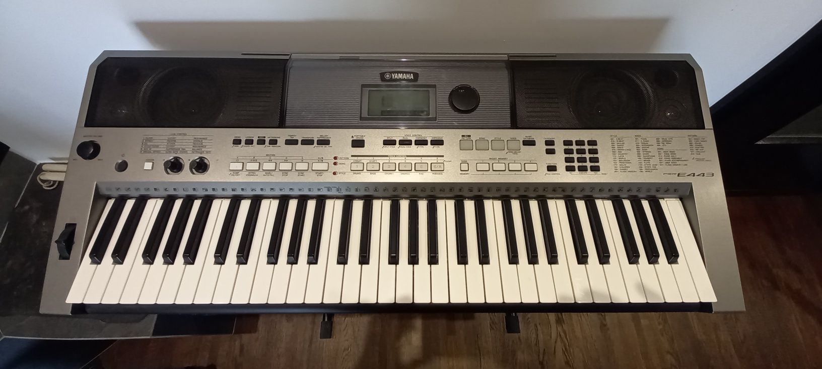 Orga Yamaha PSR E443