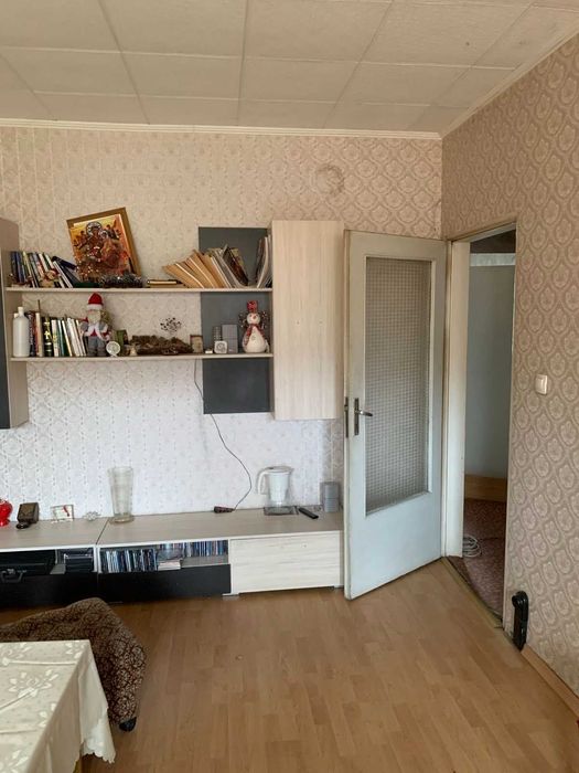 Продава двустаен апартамент  -  панел в кв. "Запад".