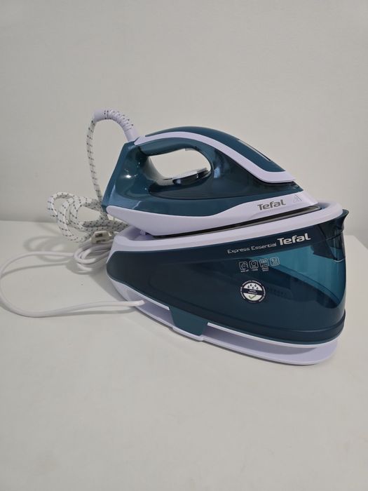 Парна ютия с станция Tefal Express Essential SV6115