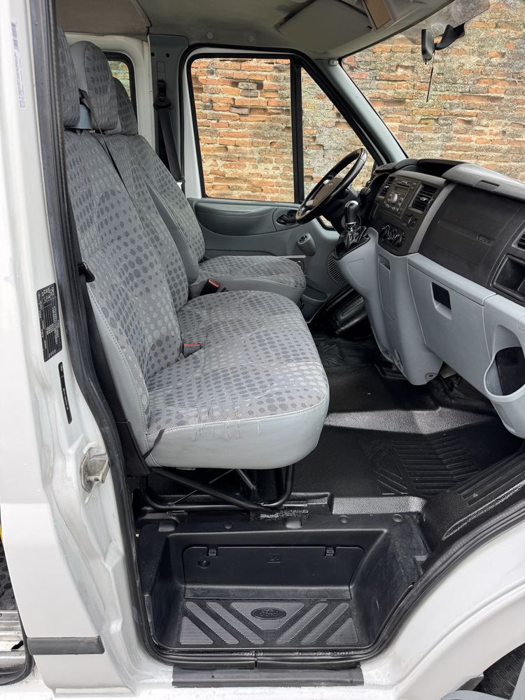 Ford Transit 8+1 locuri an 2011