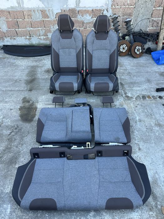 Interior / Tapiterie Toyota Corolla E210