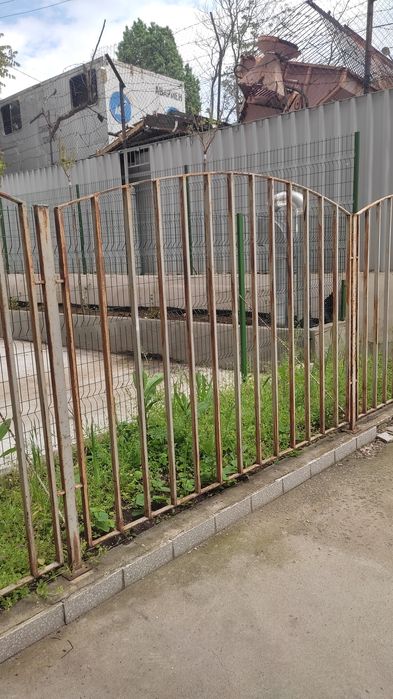 3бр оградни платна с 4 метални кола пана ограда платно