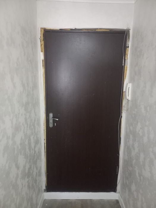 Продаются межкомнатные двери б/у с коробками и фурнитурой