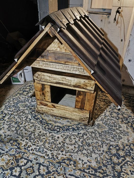 Будка собаки новая из доски