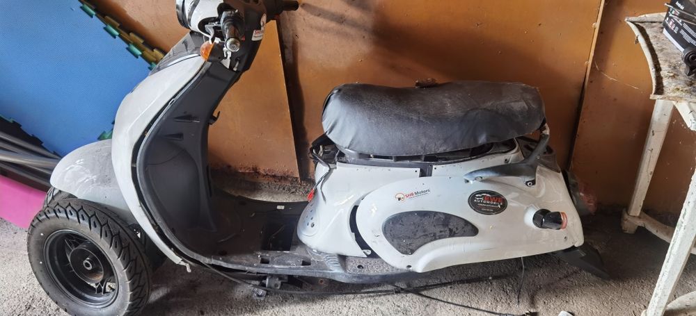 Scooter pentru piese