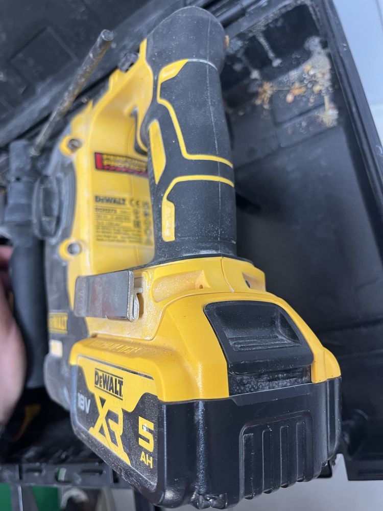 Акумулаторен перфоратор DEWALT DCH273