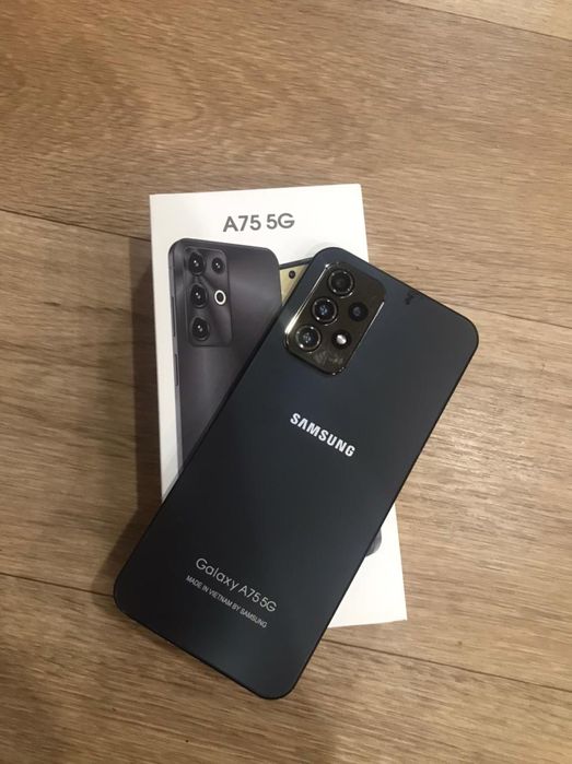 Продам SAMSUNG A 75 5G в идеале