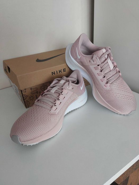 NIKE Air Zoom Pegasus