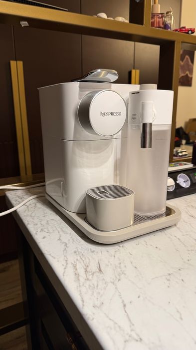 Nespresso Gran Lattissima Folosit foarte puțin /Stare excelentă