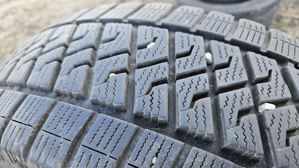 2бр гуми 205 65 16С дот 21 ласа