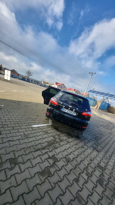 Vând Ford Mondeo