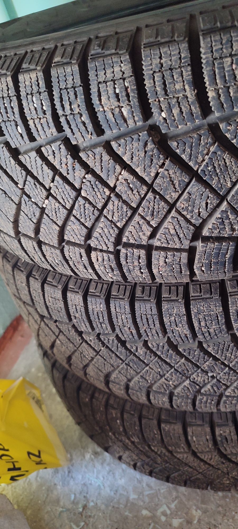 Продам шины Pirelli Ice Zero