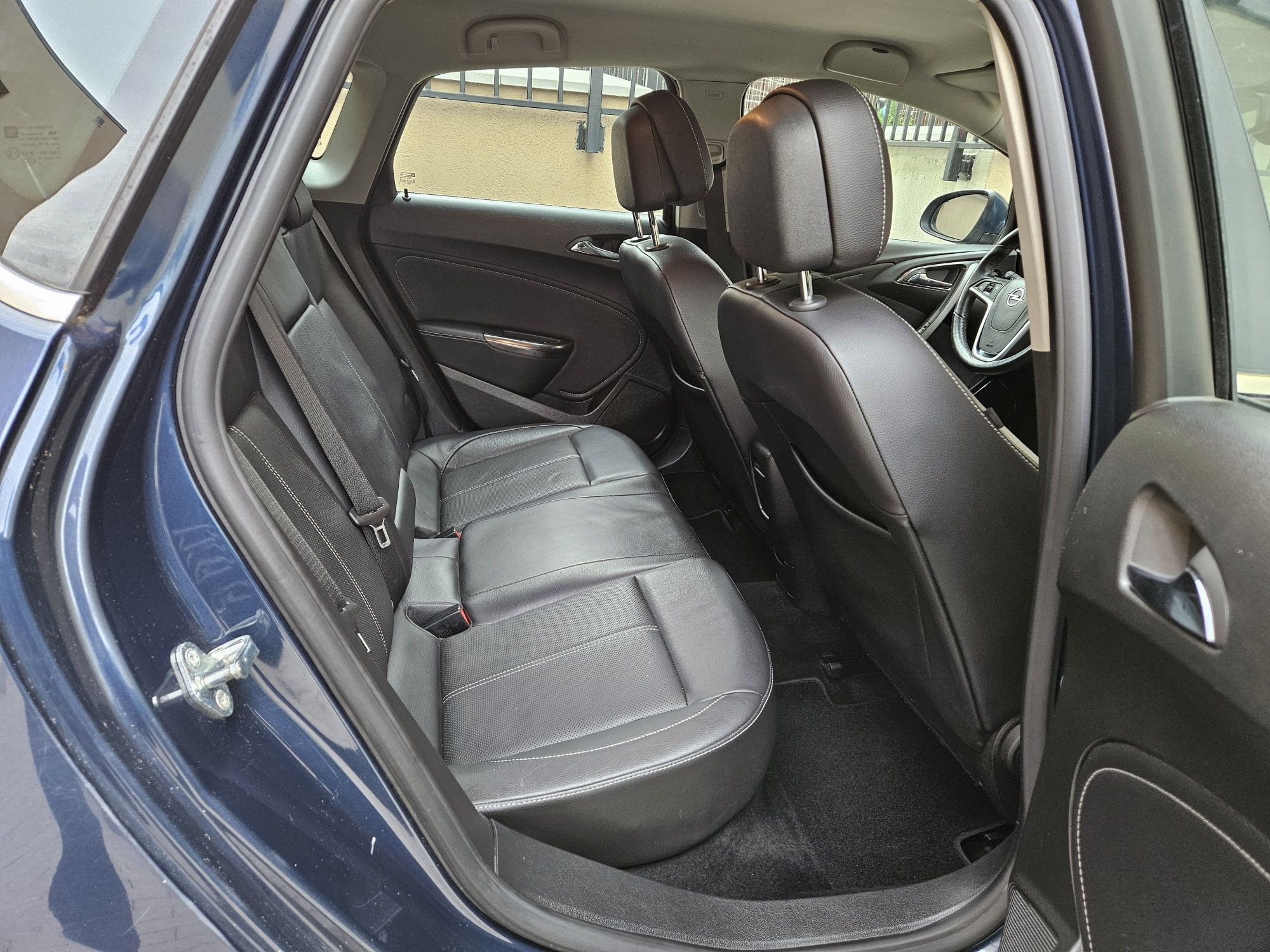 Opel Astra 2.0L 160 cp Cosmo/Interior piele/Bi-Xenon/Credit Auto