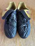 Продавам футболни обувки/бутонки Adidas