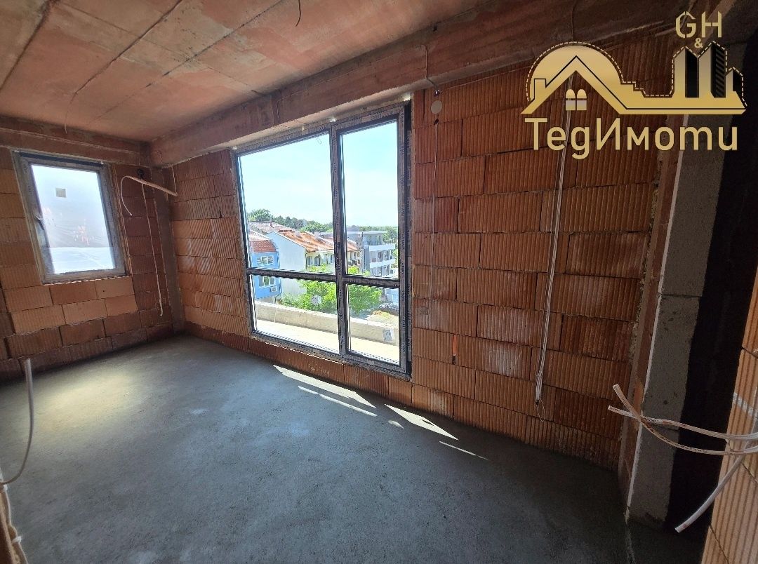Продава се Тристаен апартамент в Царево - 118 кв.м за 990 €/кв.м - Снимка #5