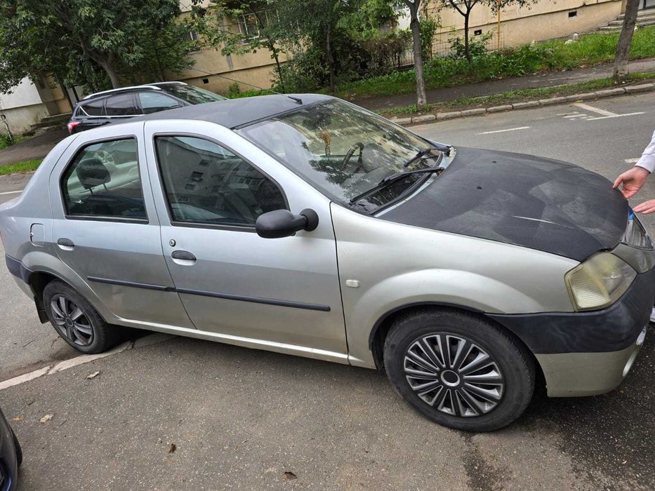 Vând Dacia logan