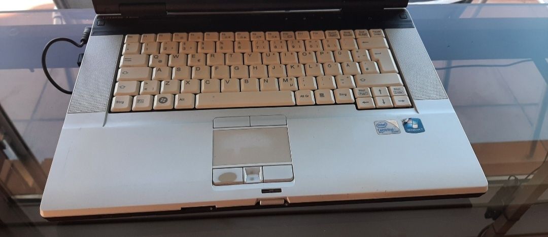 Спешно ! Лаптоп Fujitsu LifeBook E8420