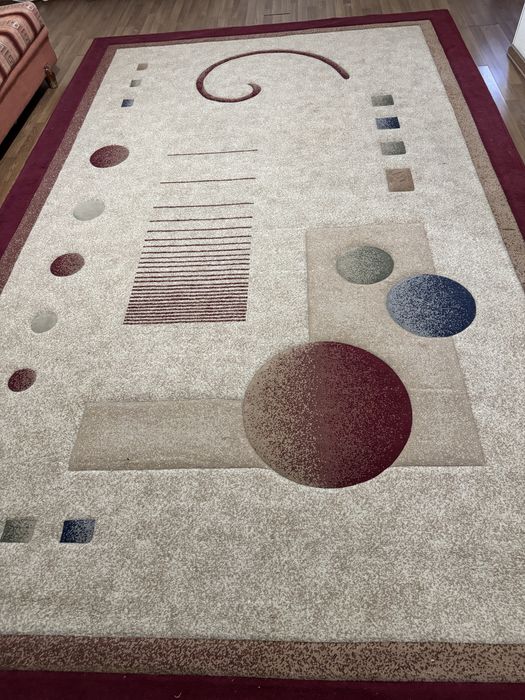 Ковер в хорошем состоянии