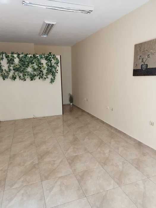 Дава се под наем Офис в Бургас, Възраждане - 50 кв.м за 200 € - Снимка #1