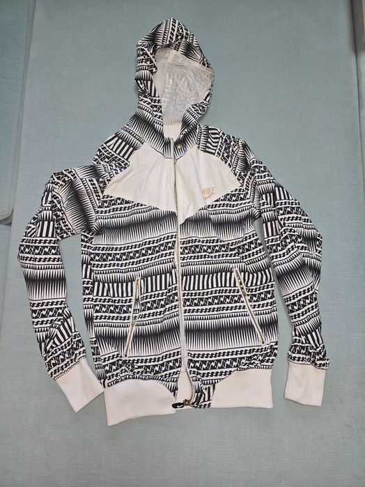 Дамско спортно яке Nike - размер S