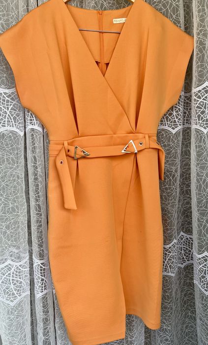 Rochie eleganta, numarul 40, culoarea galben mustar, fara imperfectiu