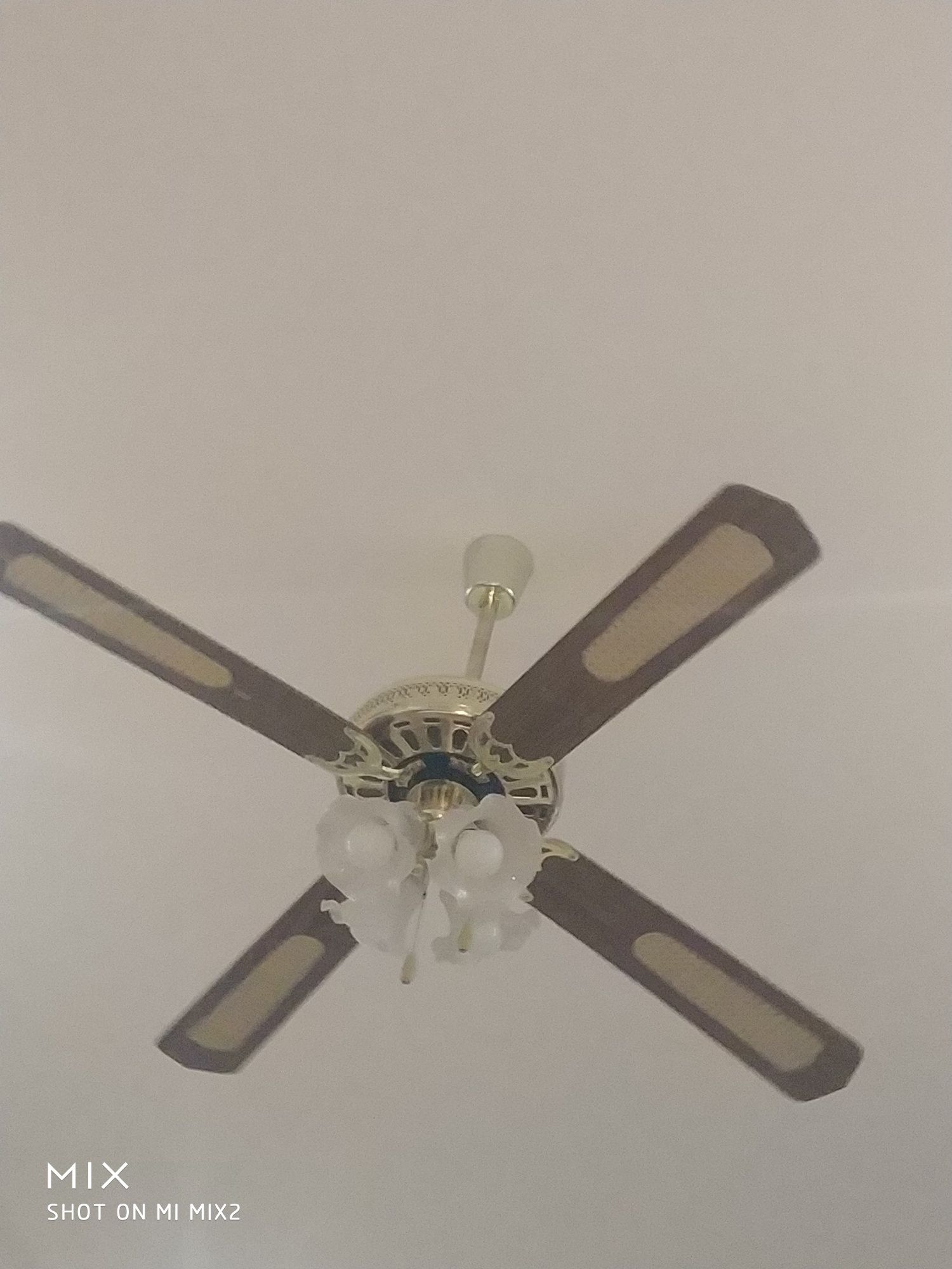 Люстра вентилятор (super majestic deluxe ceiling fan)