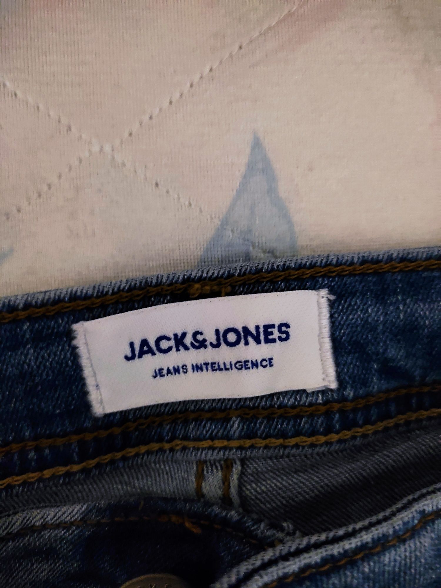 Мъжки прилепнали дънки Jack & Jones