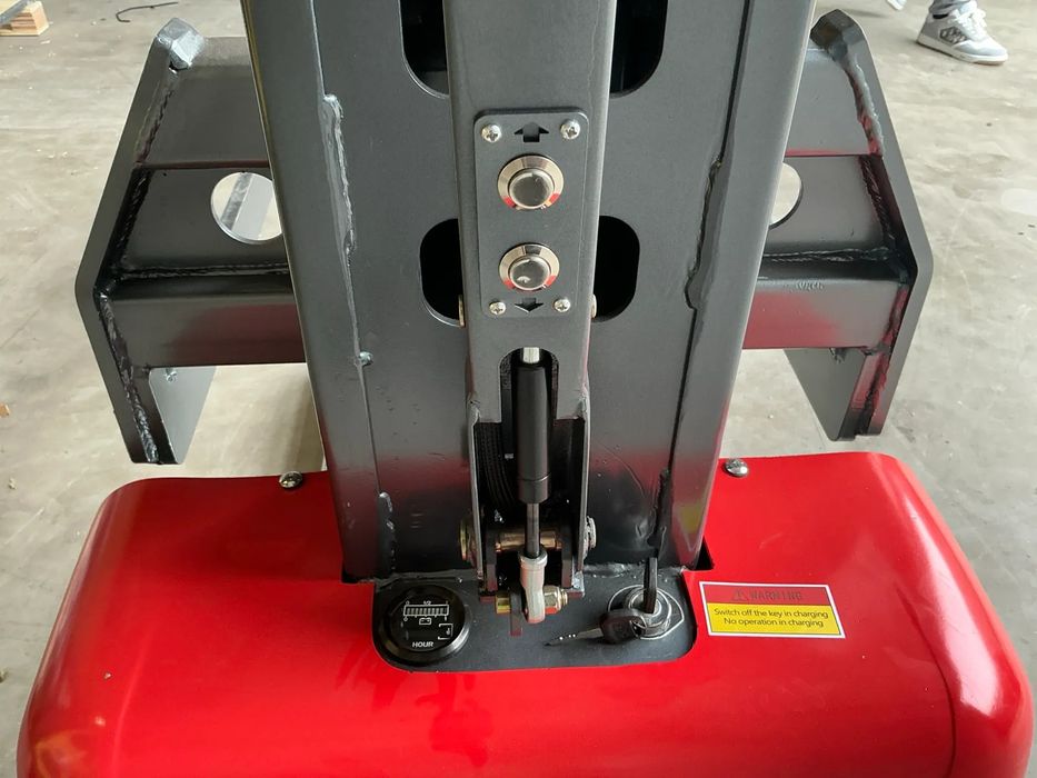 Electrostivuitor / liza electrica / innolift