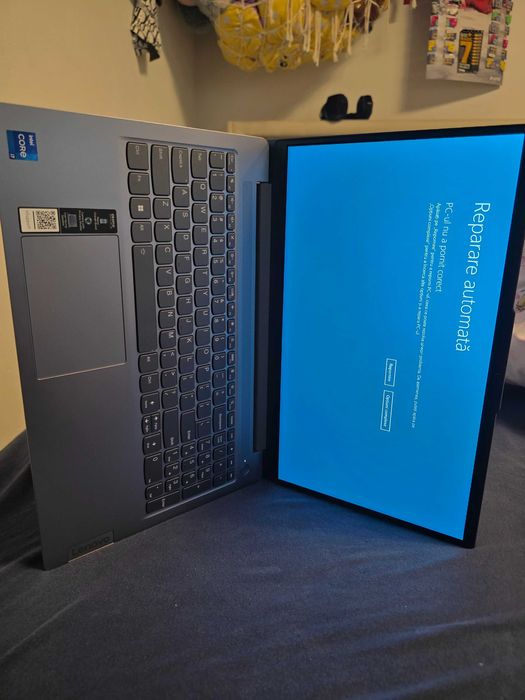 Laptop IdeaPad Slim 3 15IRH8