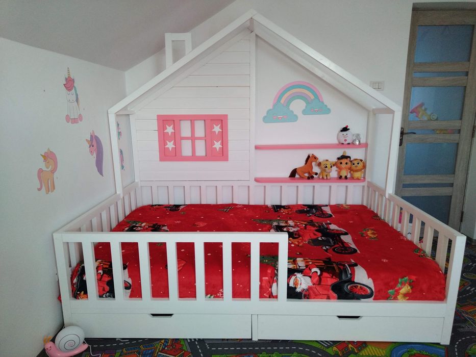 Pat casuta montessori