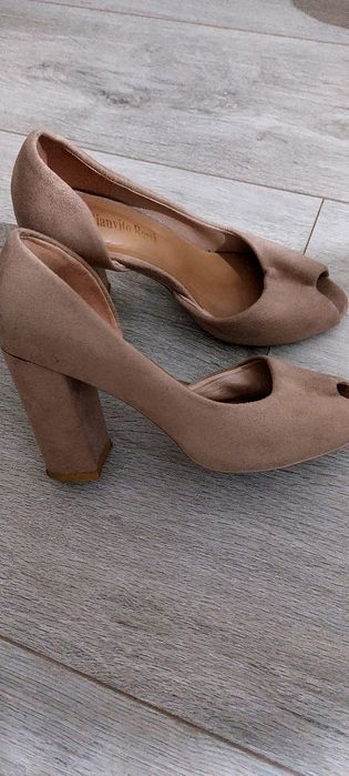 Обувь женская. Туфельки