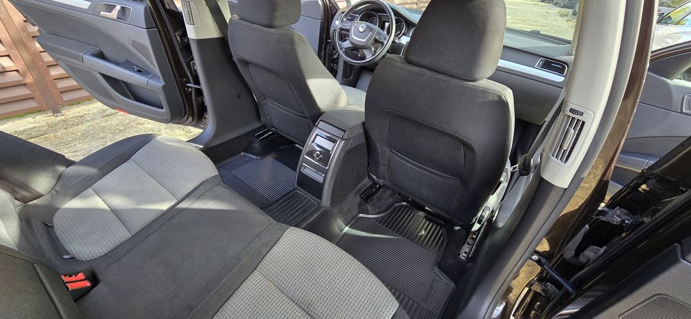 Skoda Superb 2 berlina 2.0 TDI manuala 170 CP