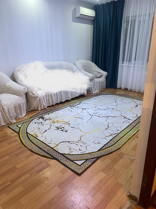 Продам диван с двумя креслами