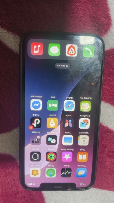 Vând iPhone 11 64 Gb