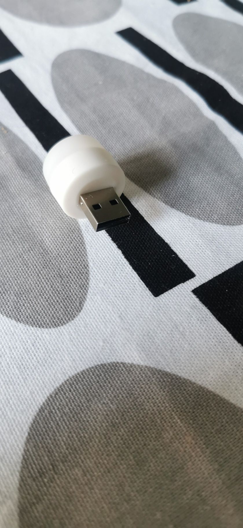 Нощна лампа чрез USB порт