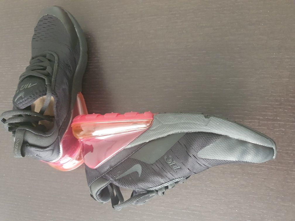 Дамски маратонки Nike Air Max 270