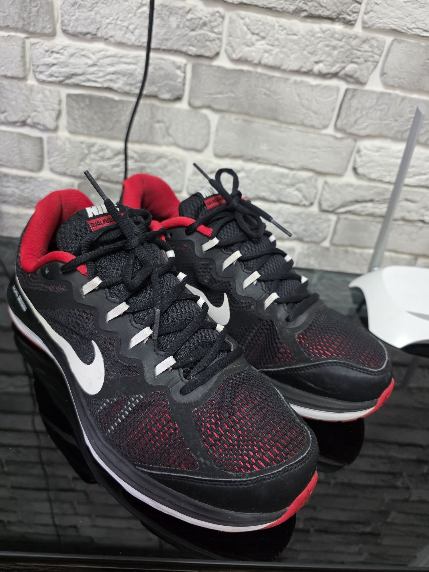 Оригинальные кроссы Nike