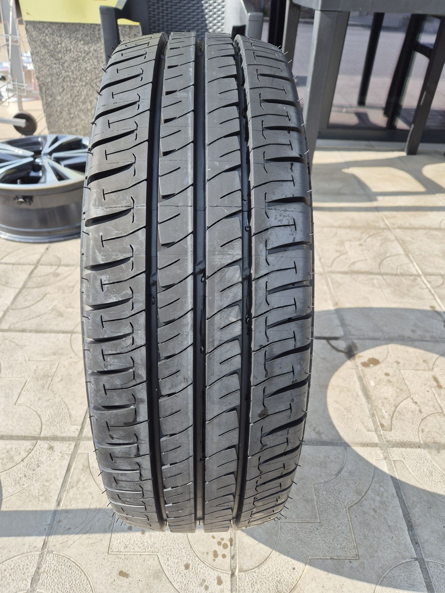 1бр.лятна бусова гума 215/65/16 C 8PR.Michelin Agilis  Нова
