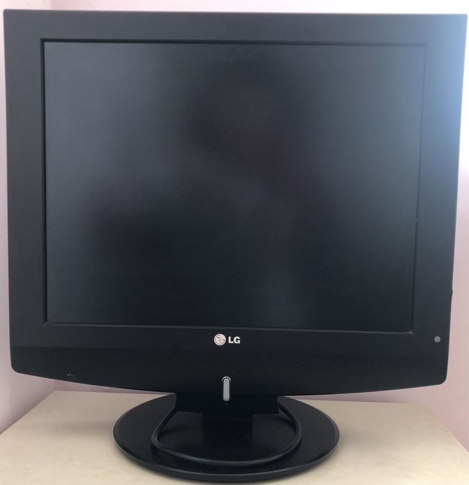 Срочно продаётся ЖК телевизор LG.